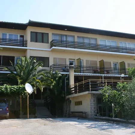 Quadruple Starigrad 6637j Guest house