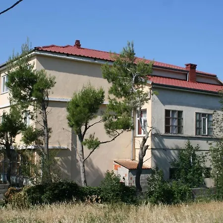 Quadruple Starigrad 6637j بيت ضيافة